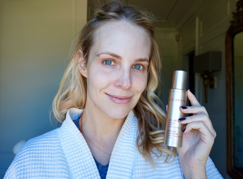 V Shaping Facial Lift: Face Contouring & Lifting Serum, CLARINS® SG